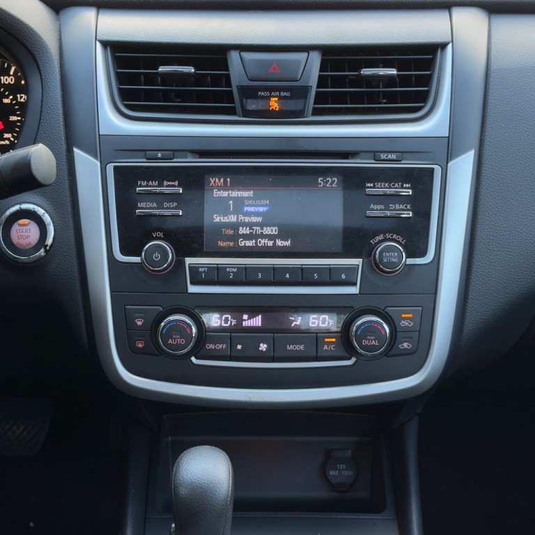 2016 Nissan Altima Image 39