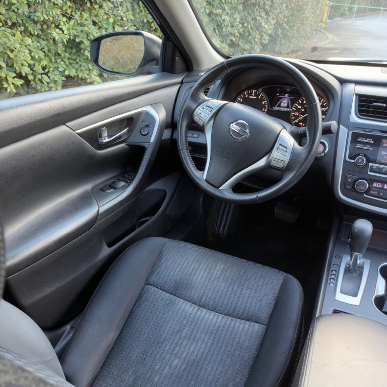 2016 Nissan Altima Image 41