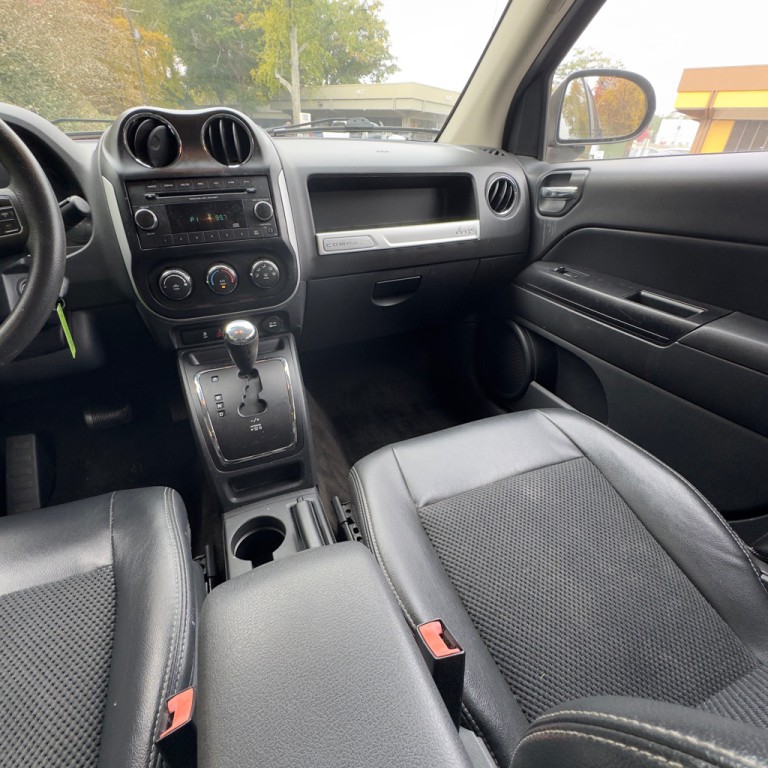 2015 Jeep Compass Image 21