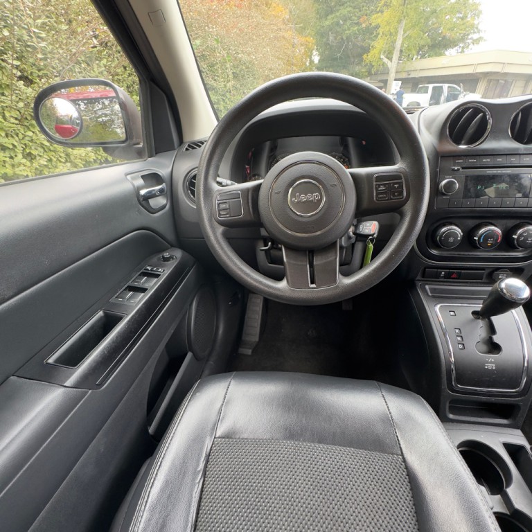 2015 Jeep Compass Image 24