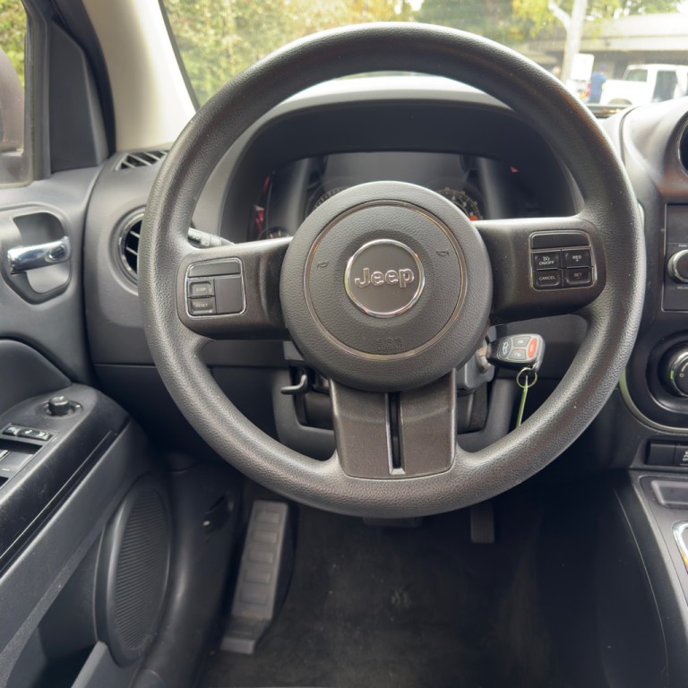 2015 Jeep Compass Image 25