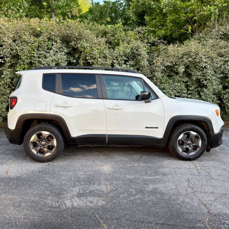2017 Jeep Renegade Image 4