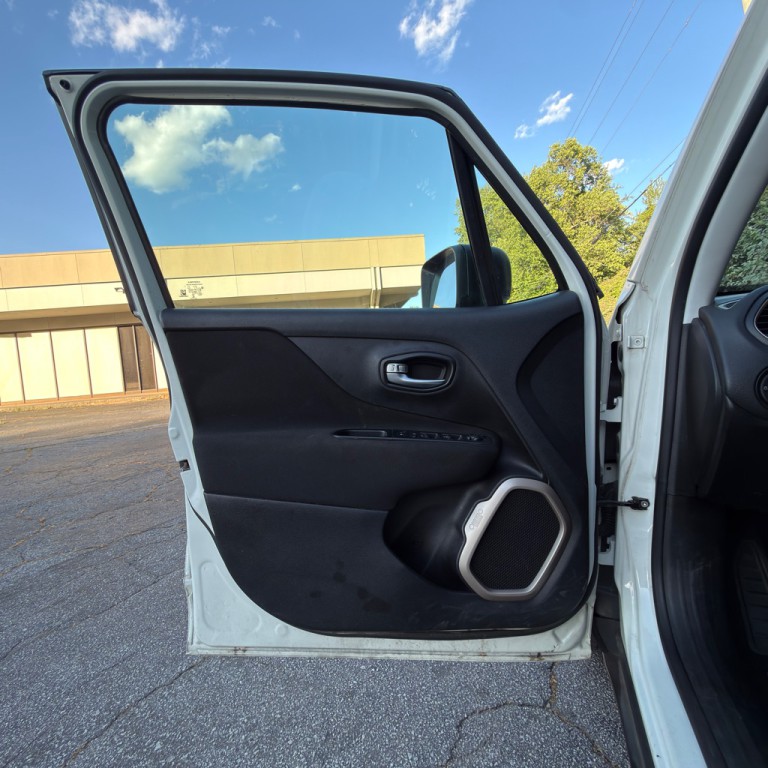2017 Jeep Renegade Image 10