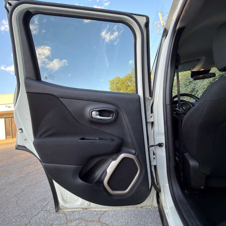 2017 Jeep Renegade Image 13