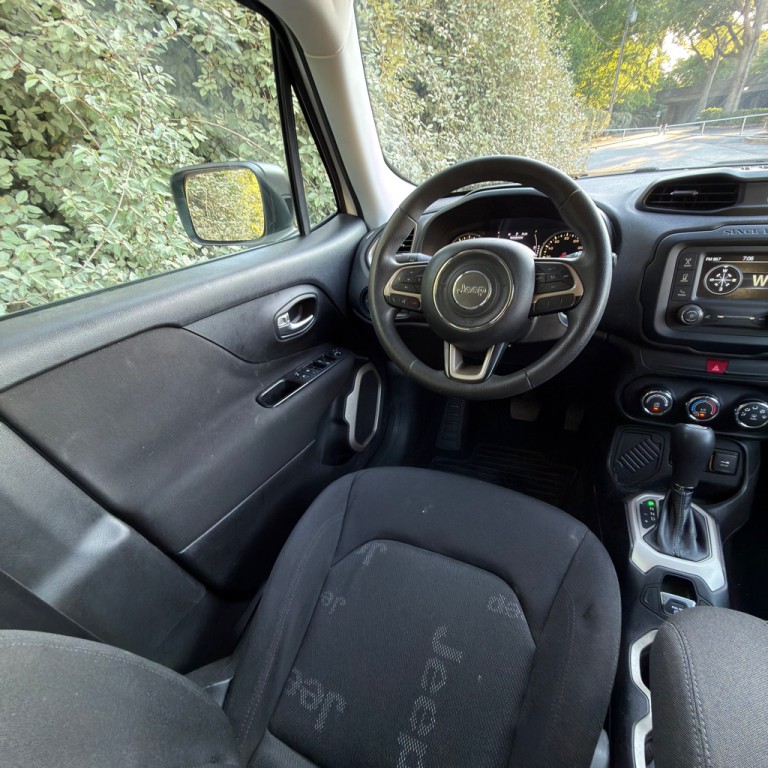 2017 Jeep Renegade Image 25