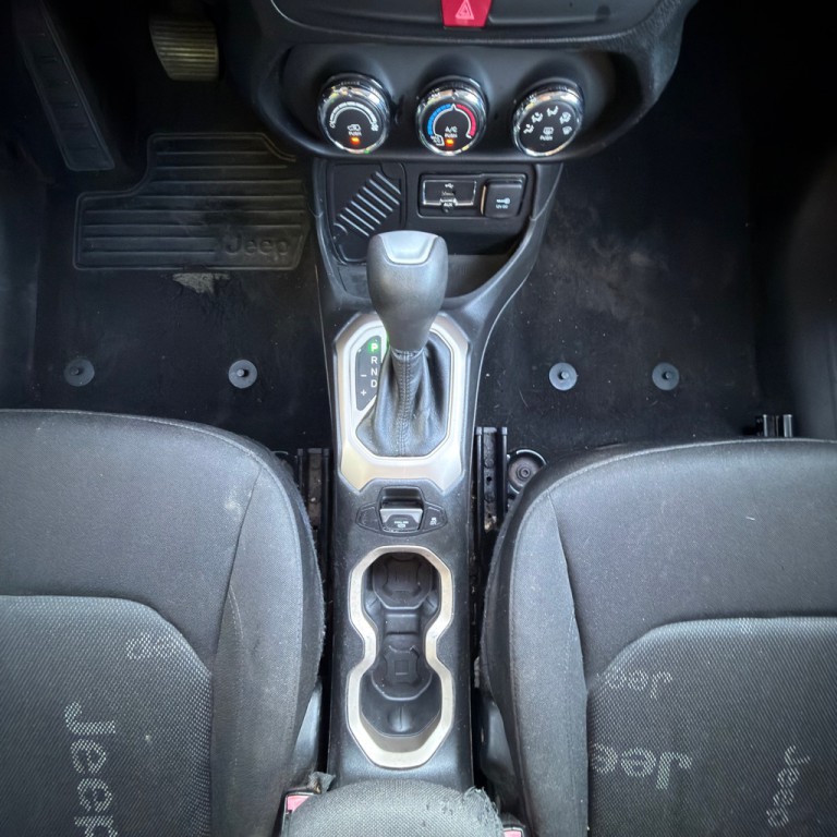 2017 Jeep Renegade Image 28