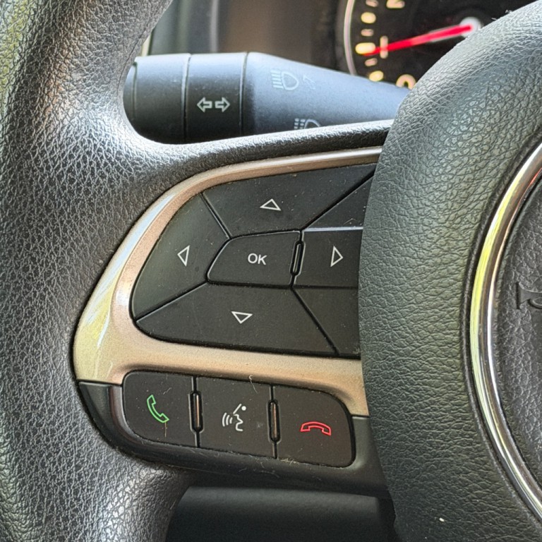 2017 Jeep Renegade Image 30