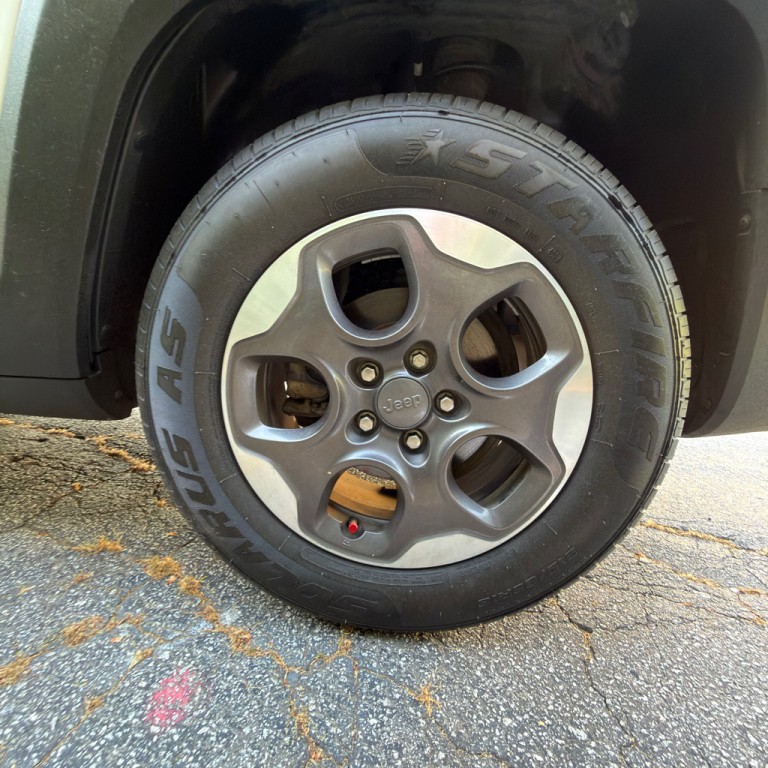 2017 Jeep Renegade Image 37