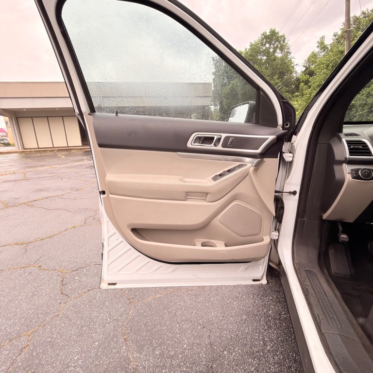 2014 Ford Explorer Image 11