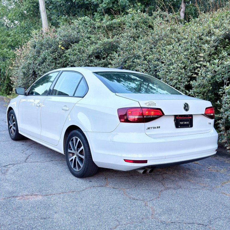 2016 Volkswagen Jetta Image 2
