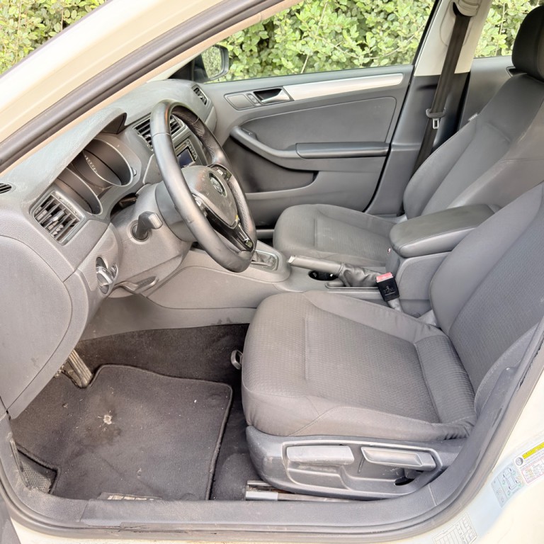 2016 Volkswagen Jetta Image 9