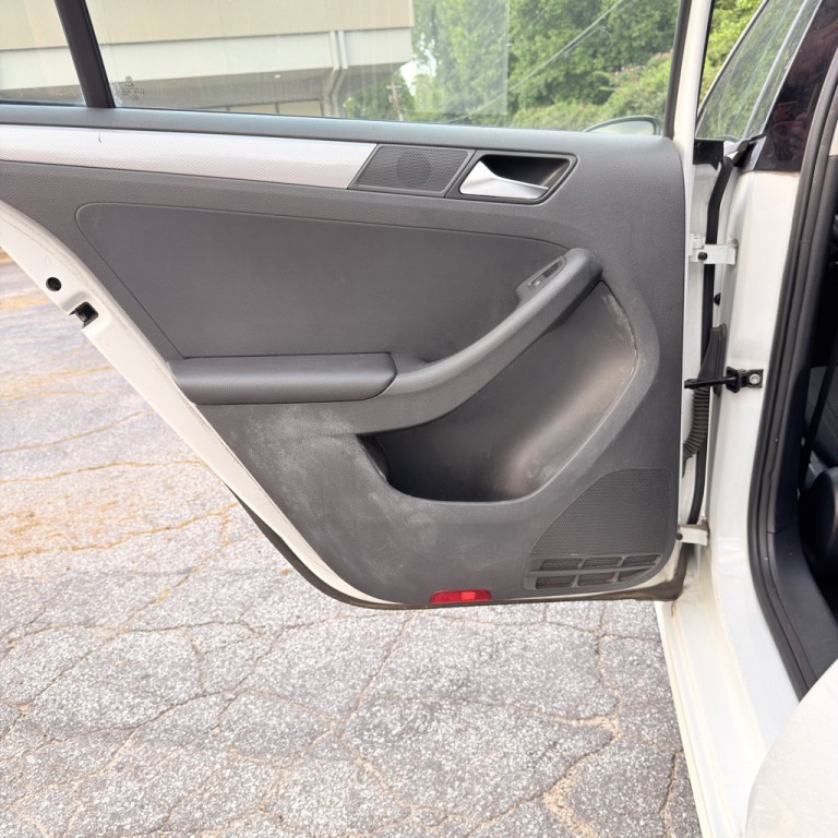 2016 Volkswagen Jetta Image 17