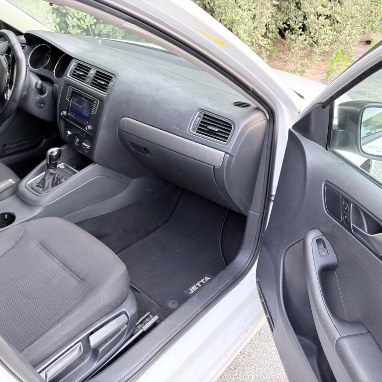 2016 Volkswagen Jetta Image 24