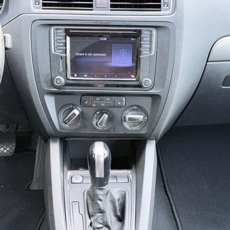 2016 Volkswagen Jetta Image 31