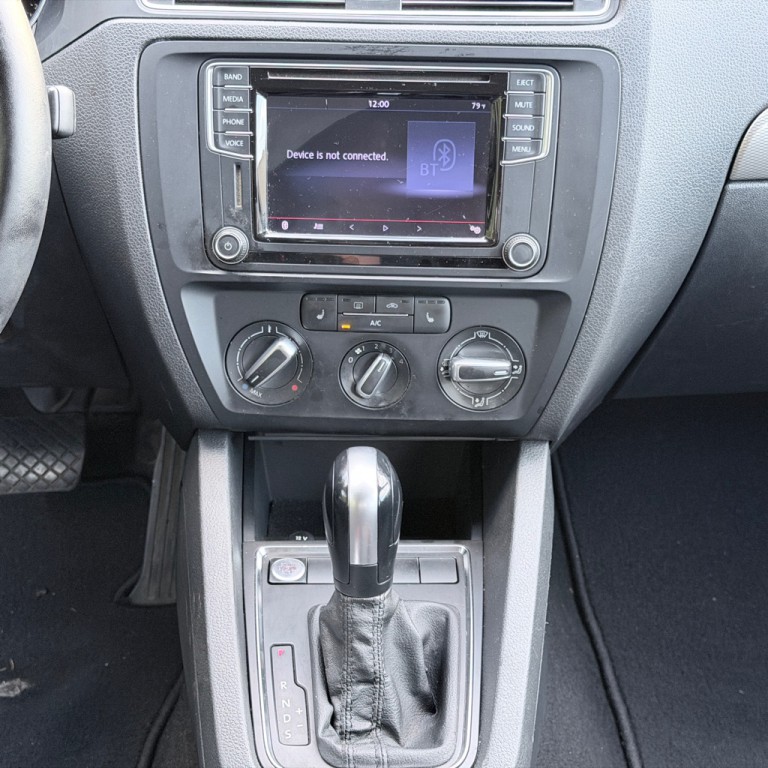 2016 Volkswagen Jetta Image 32