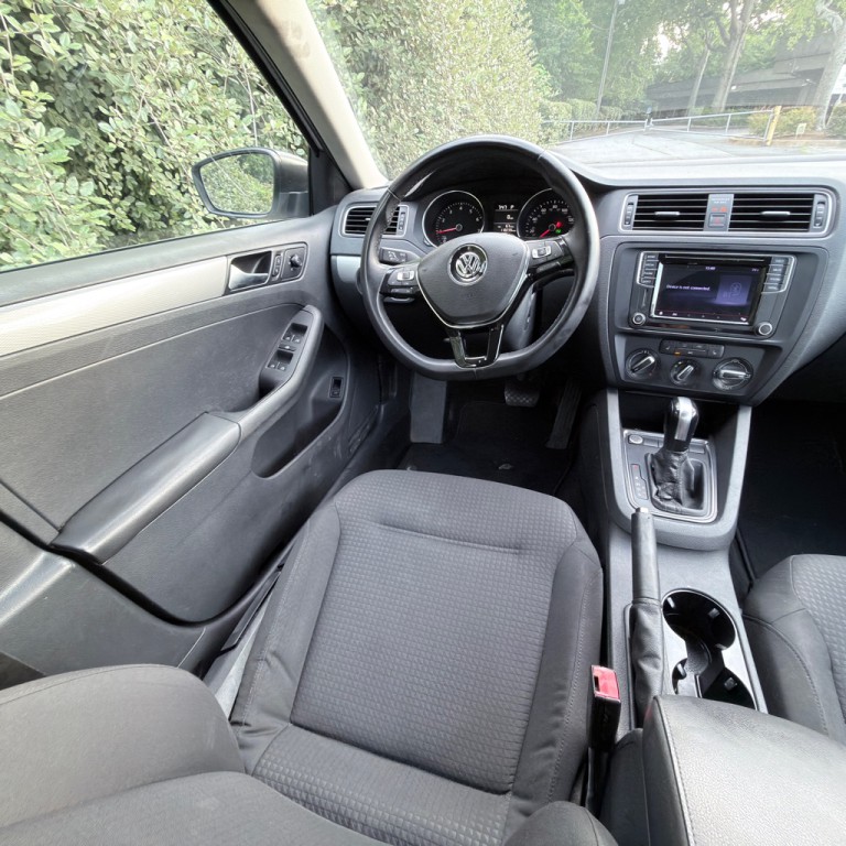 2016 Volkswagen Jetta Image 34
