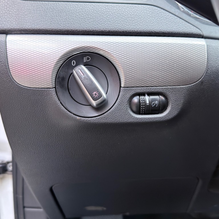 2016 Volkswagen Jetta Image 40