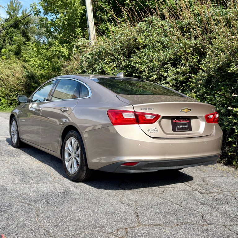 2023 Chevrolet Malibu Image 2