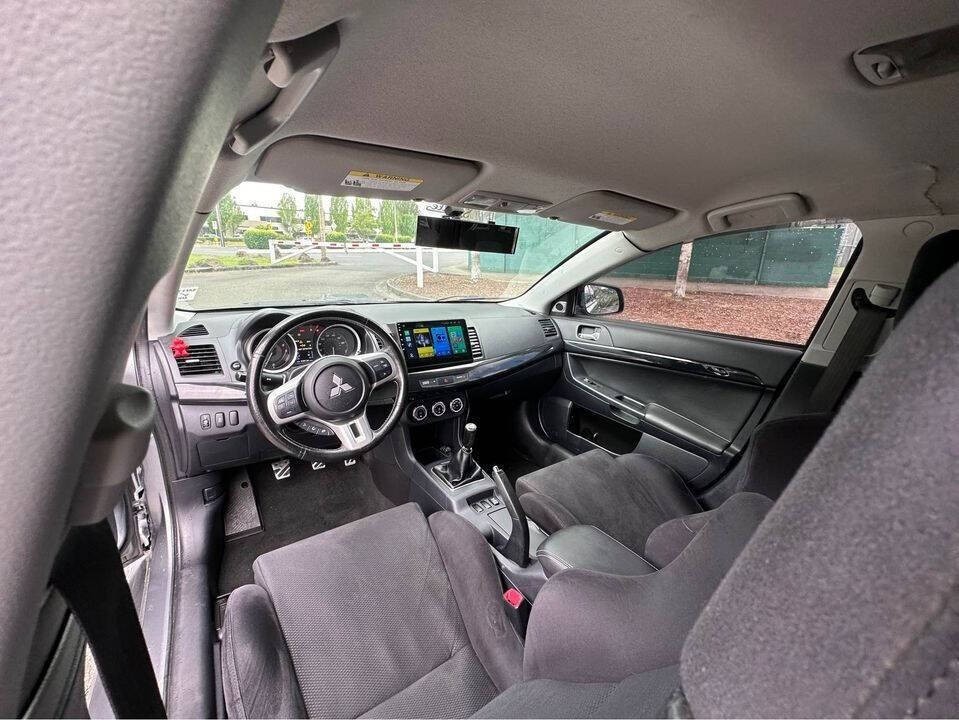 2014 Mitsubishi Lancer Evolution Image 12