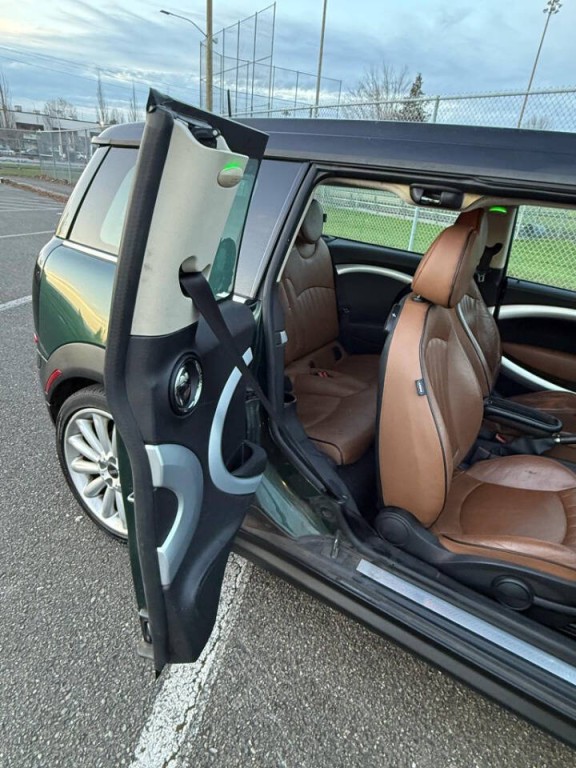 2013 MINI Cooper Clubman Image 17