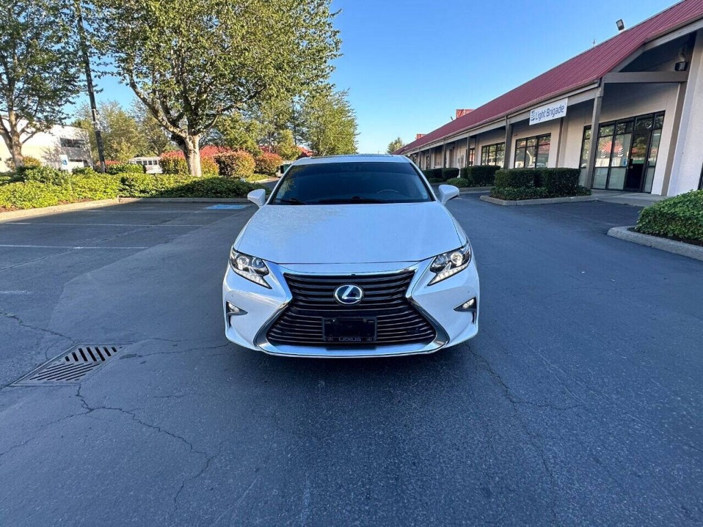 2016 Lexus ES 300 Image 3