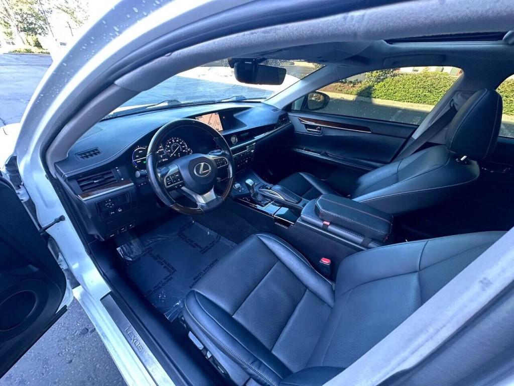 2016 Lexus ES 300 Image 8
