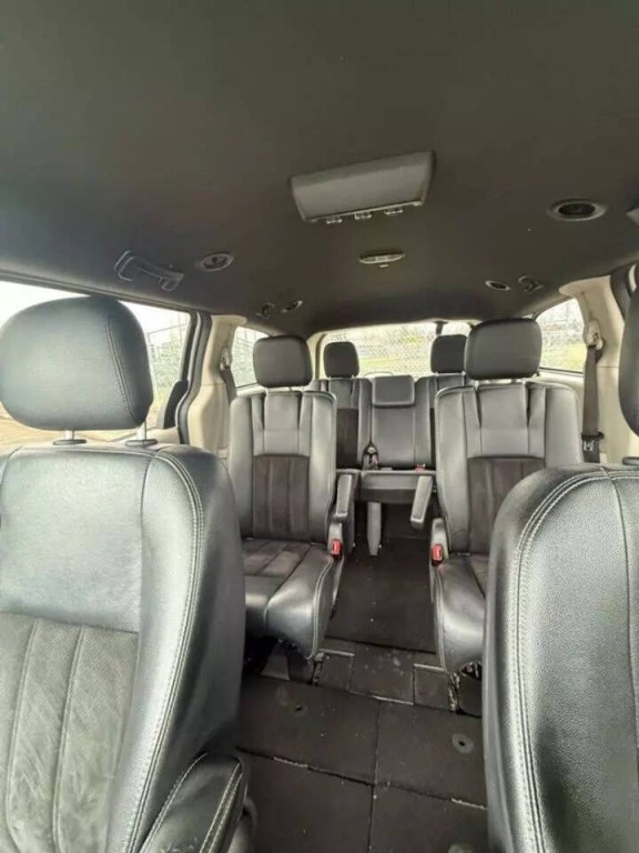 2017 Dodge Grand Caravan Image 28