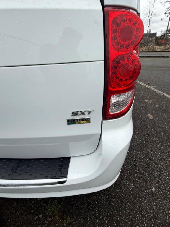 2017 Dodge Grand Caravan Image 4