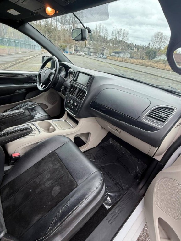 2017 Dodge Grand Caravan Image 6