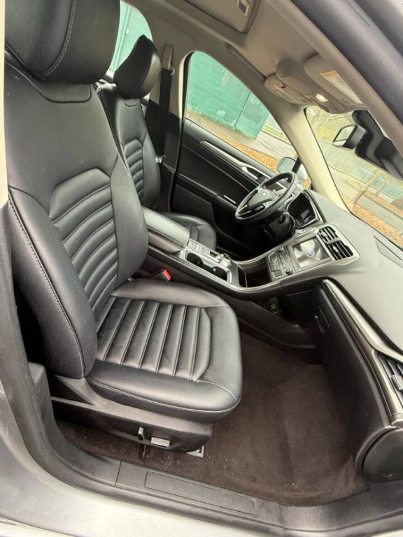 2020 Ford Fusion Image 8