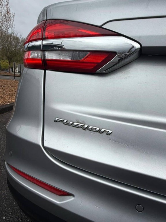 2020 Ford Fusion Image 9
