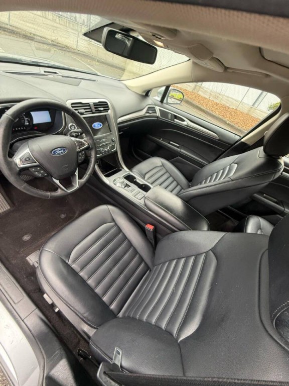 2020 Ford Fusion Image 11