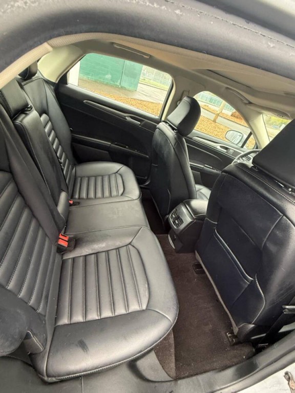 2020 Ford Fusion Image 18