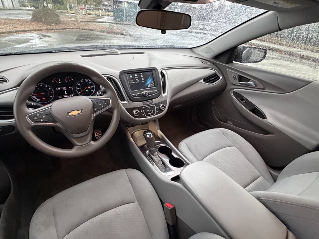 2016 Chevrolet Malibu Image 9