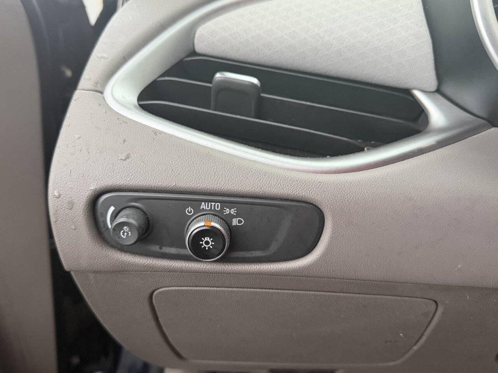 2016 Chevrolet Malibu Image 14