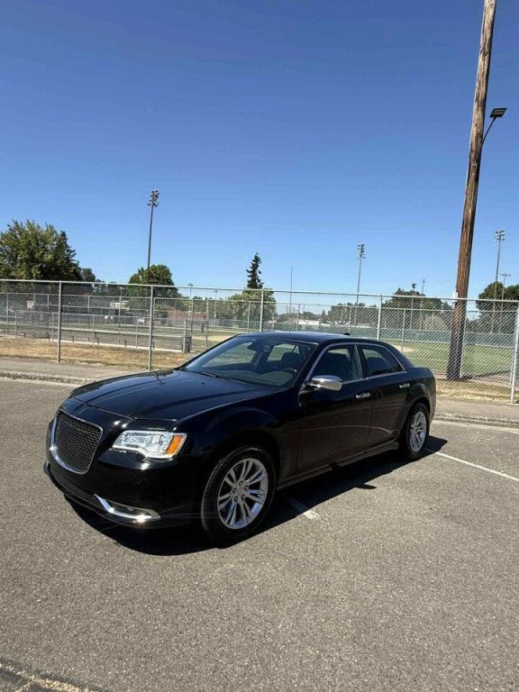 2018 Chrysler 300 Image 1
