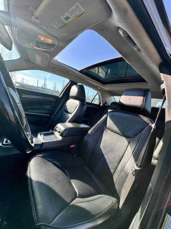 2018 Chrysler 300 Image 3
