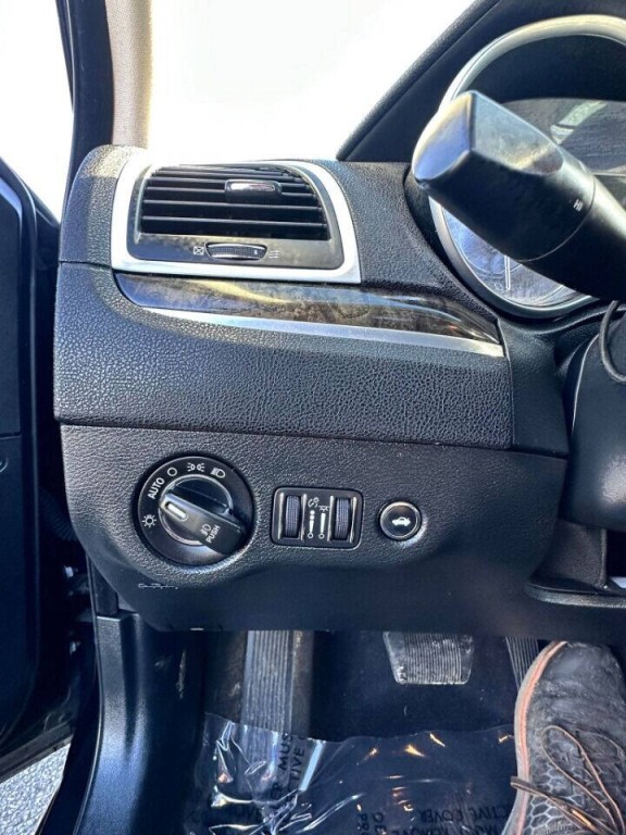 2018 Chrysler 300 Image 5