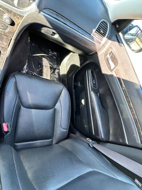 2018 Chrysler 300 Image 15