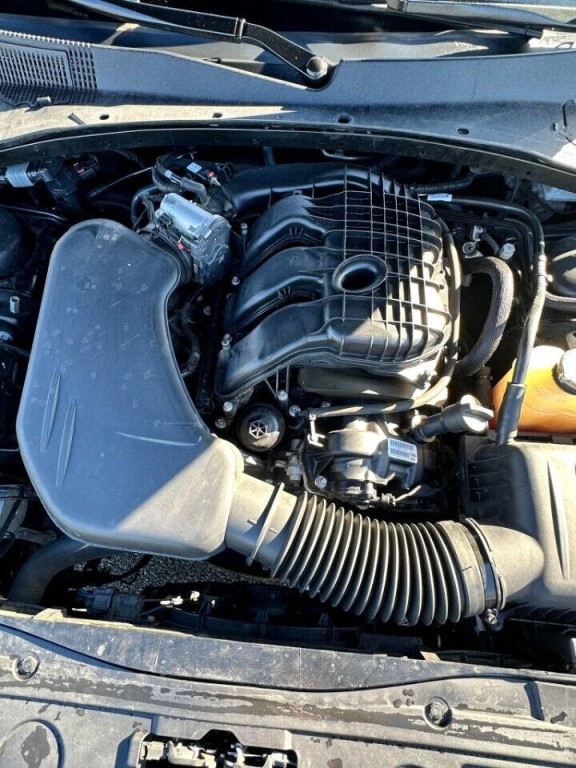 2018 Chrysler 300 Image 16