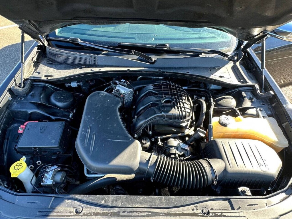 2018 Chrysler 300 Image 17
