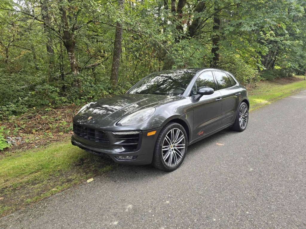 2017 Porsche Macan Image 2