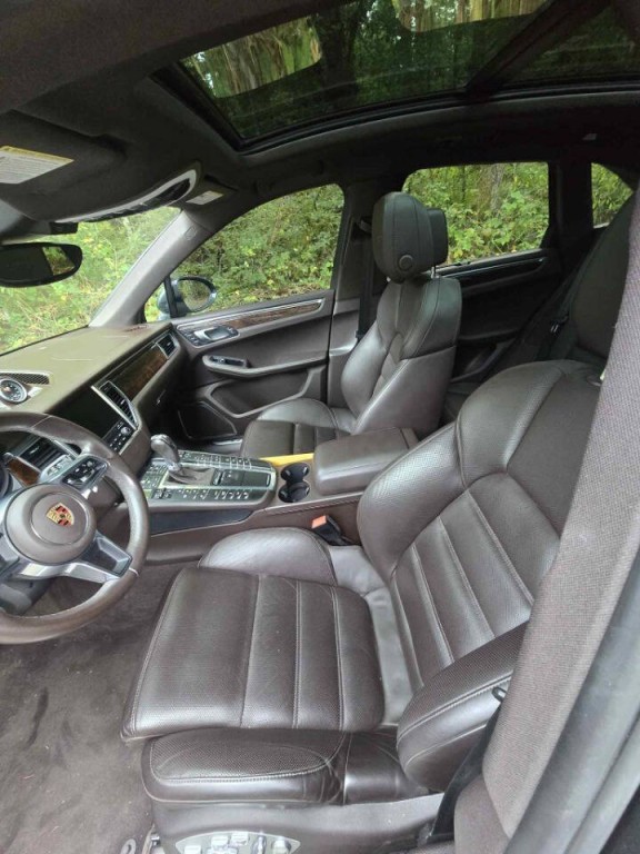 2017 Porsche Macan Image 4