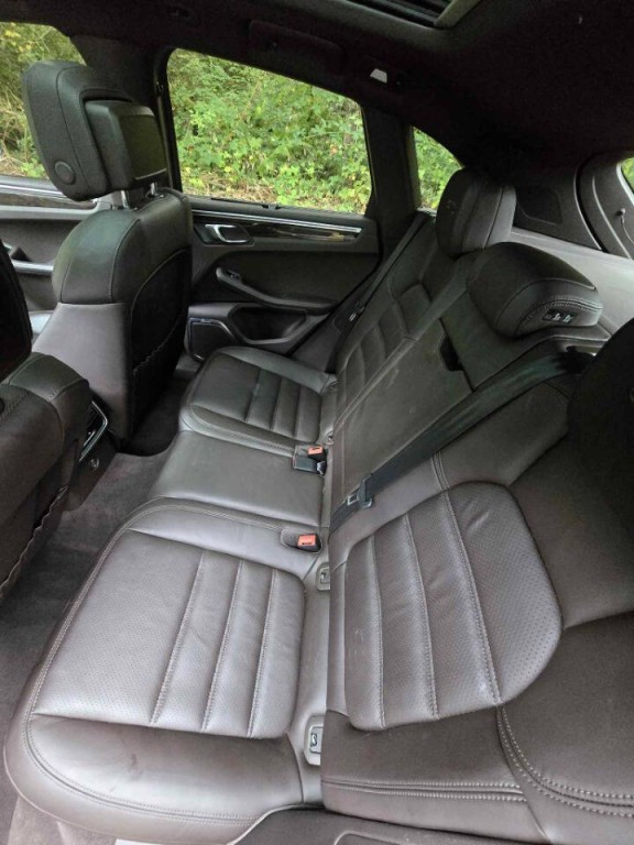 2017 Porsche Macan Image 7