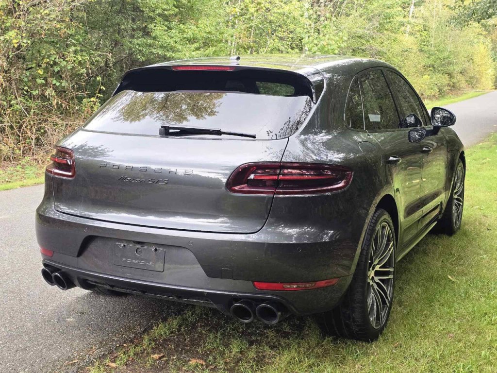 2017 Porsche Macan Image 11