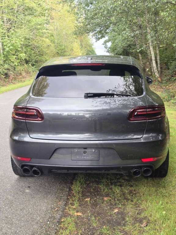 2017 Porsche Macan Image 13