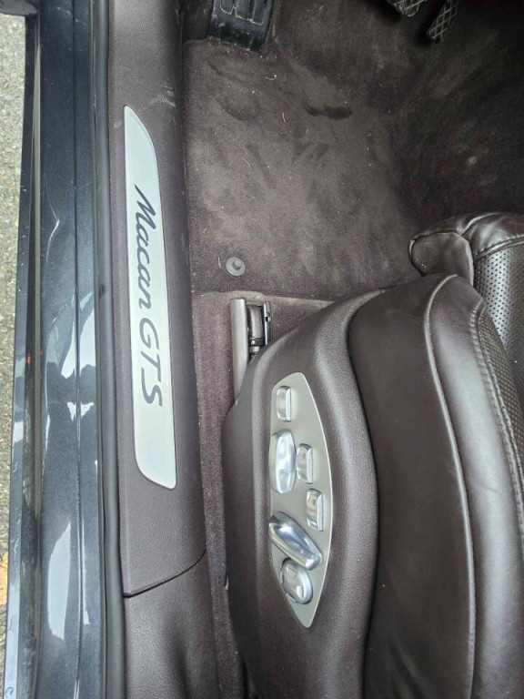 2017 Porsche Macan Image 15