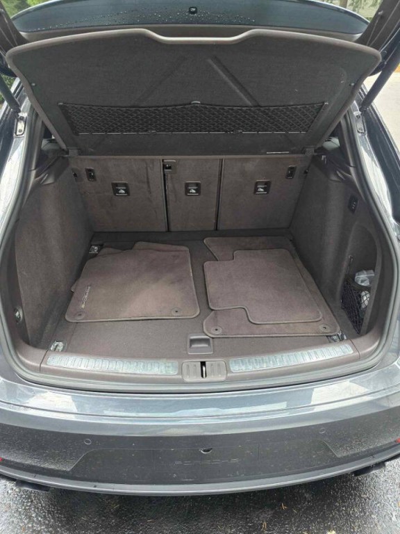 2017 Porsche Macan Image 17