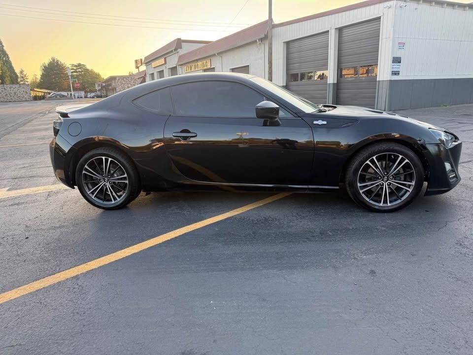 2013 Scion FR-S Image 6