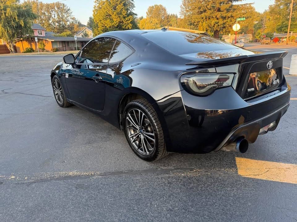 2013 Scion FR-S Image 8